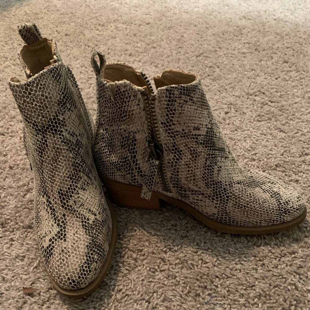 Cavenders snake skin bootie